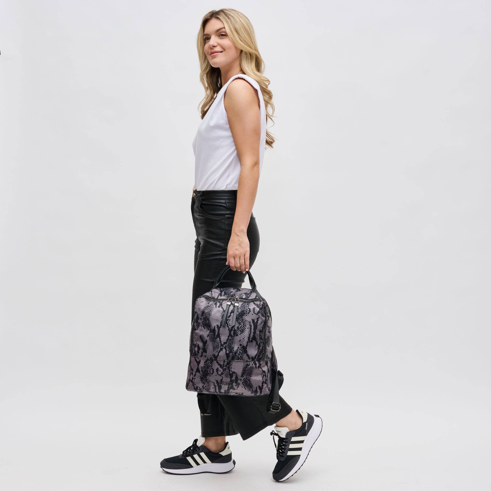 Sol and Selene – Großhandel Rucksack – Damen – Cloud Nine Rucksack3