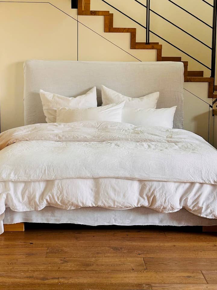 Dekbedovertrekken gewassen linnen en gewassen katoen, krijtwit voor wholesale door la draperie francaise