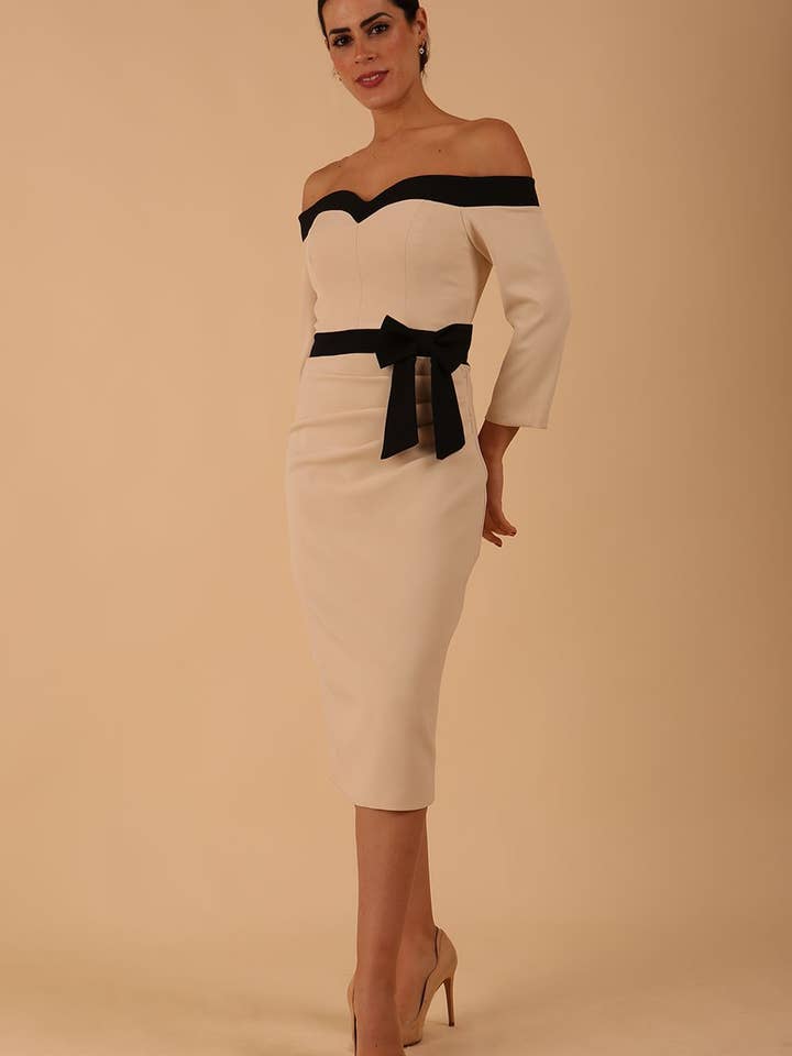 Abito a matita Brittany con fiocco e spalle scoperte per la vendita all'ingrosso da parte di Diva Catwalk