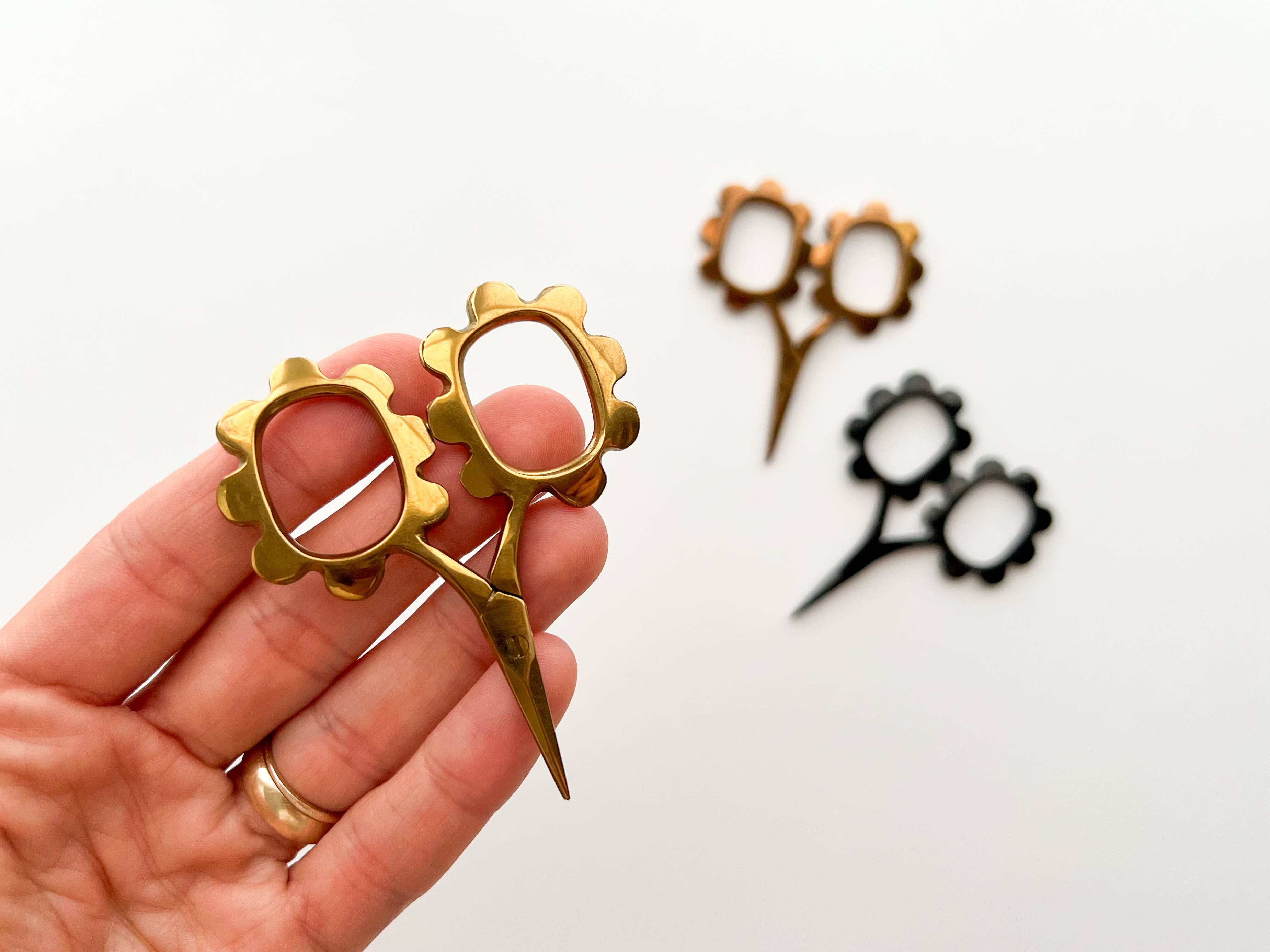 Matryoshka Doll Shop - Wholesale Scissors - Small flower scissors, tiny needlecraft scissors8