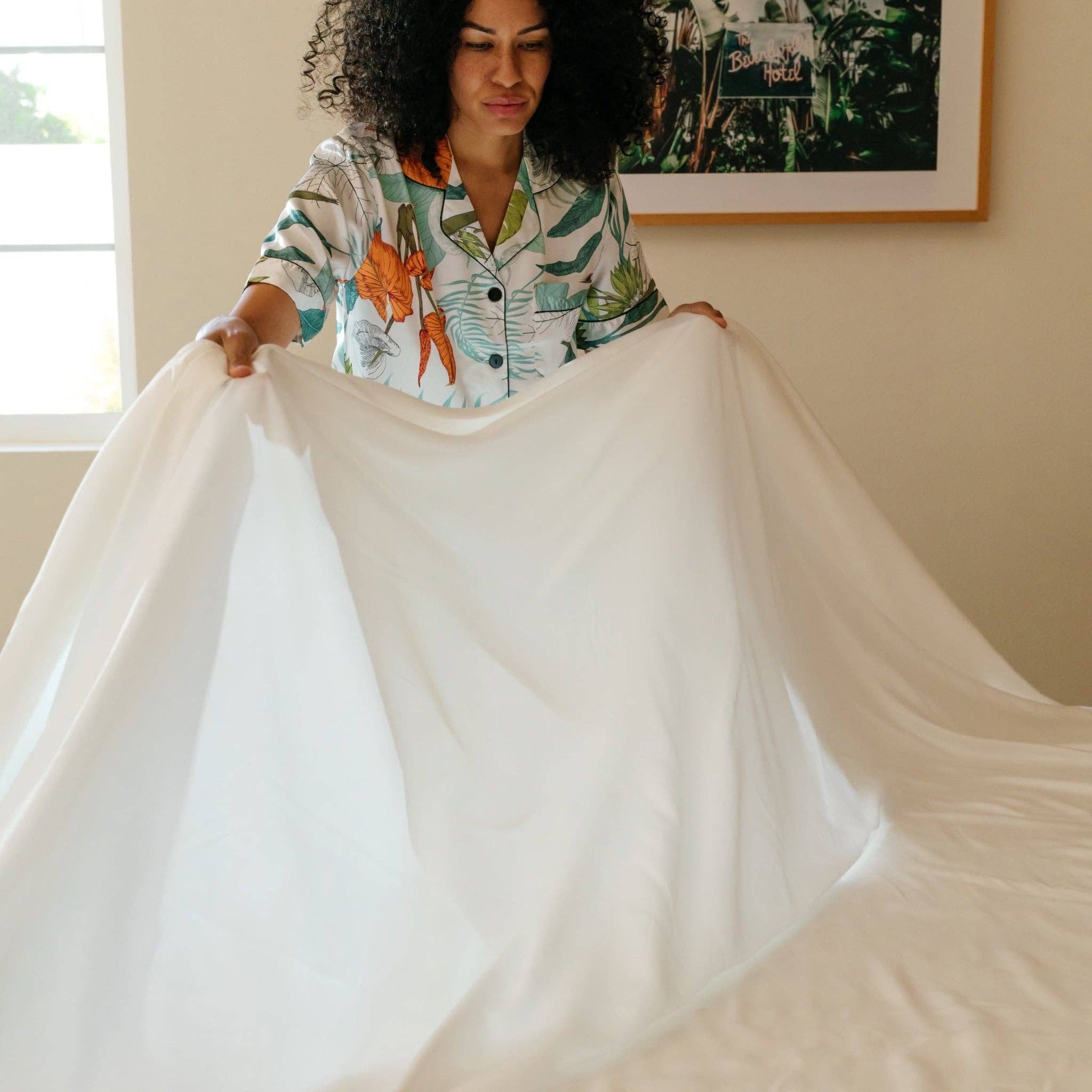 BleuBully Bedding - Wholesale Sheet Set - Sateen Sheet Set in Ivory White1