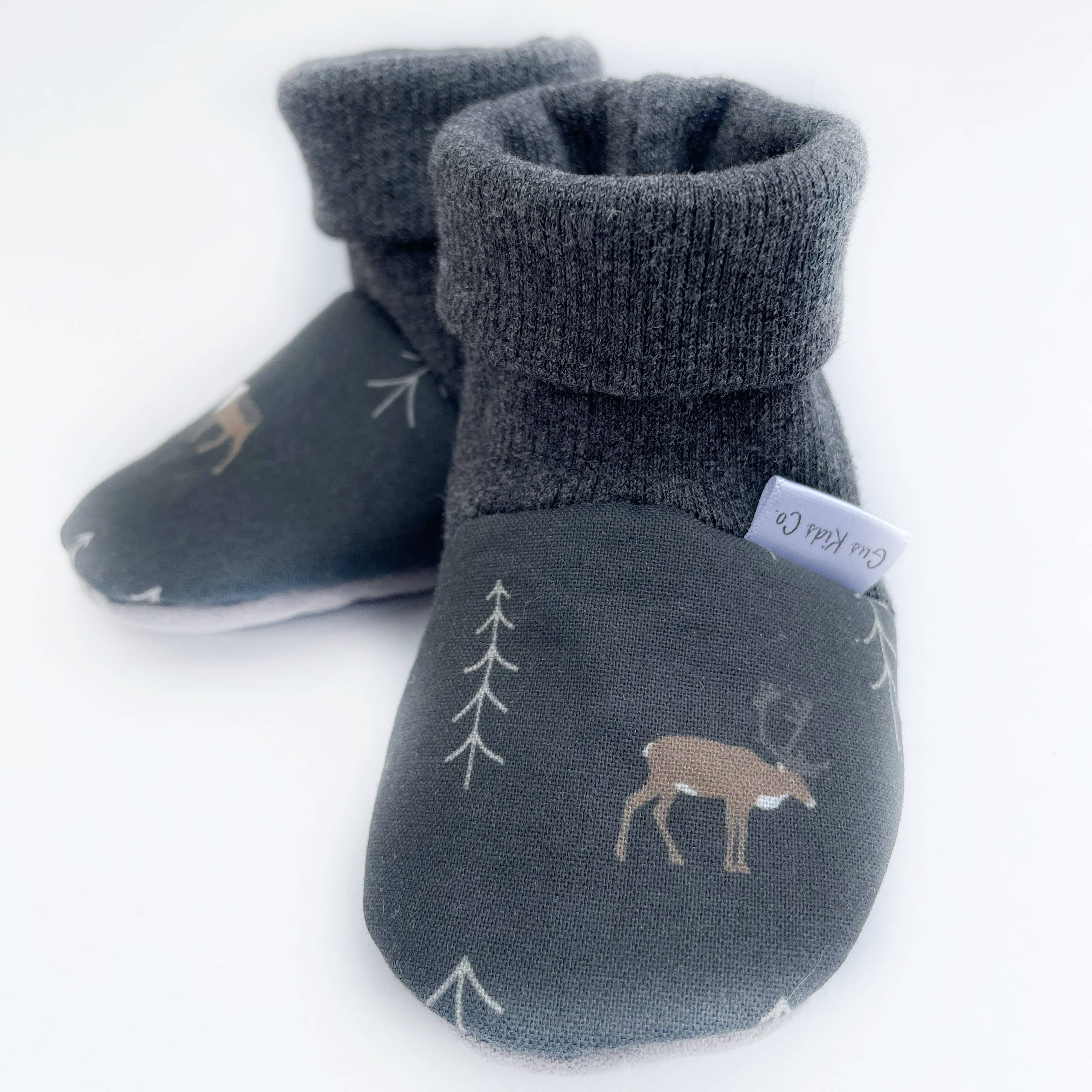 Gus Kids Co. - Vente Bottines – bébé - Chaussons pour bébé en forêt de caribou1