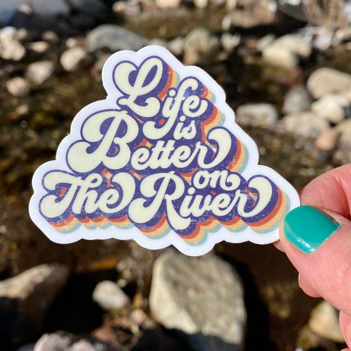 Livet är bättre på floden klistermärke för wholesale av Spruce Seed