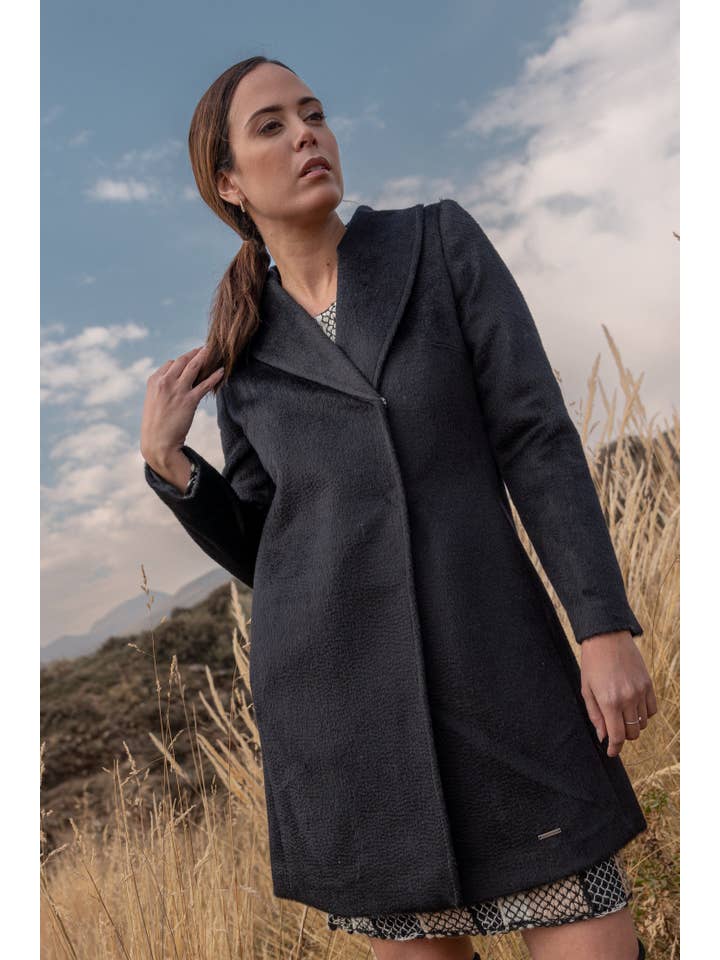 Alpaca Collections – Großhandel Trenchcoat – Damen – Uriah Baby Alpaka Suri Mantel