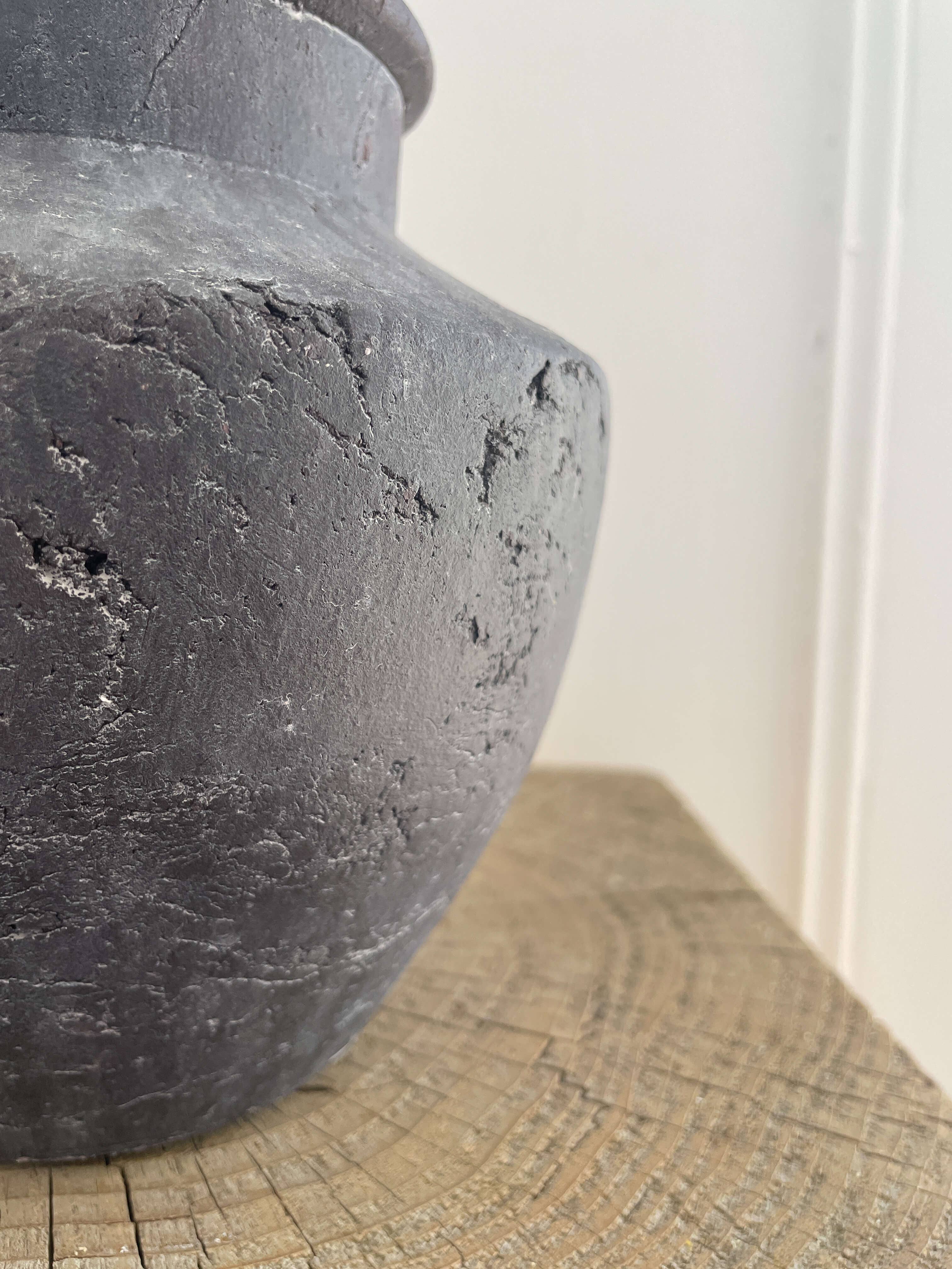 Hycroft Home Decor - Wholesale Vase - Senna Terracotta Vase – Flared Neck, Charcoal Finish6