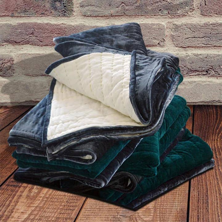 Customizable Teal Velvet Quilt for wholesale by Amore Beauté