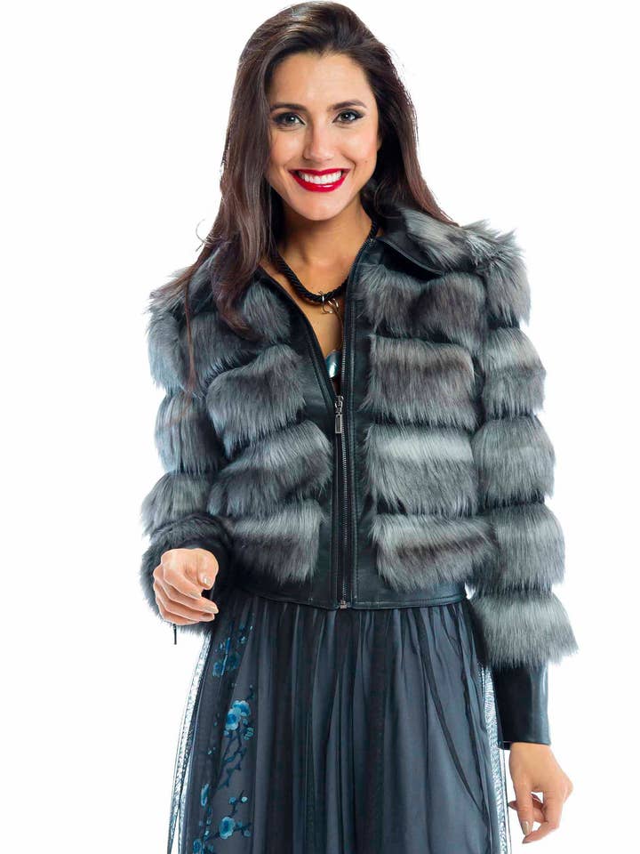 Manteau en fourrure rayée pour la vente par ZUMBI Fashion Store