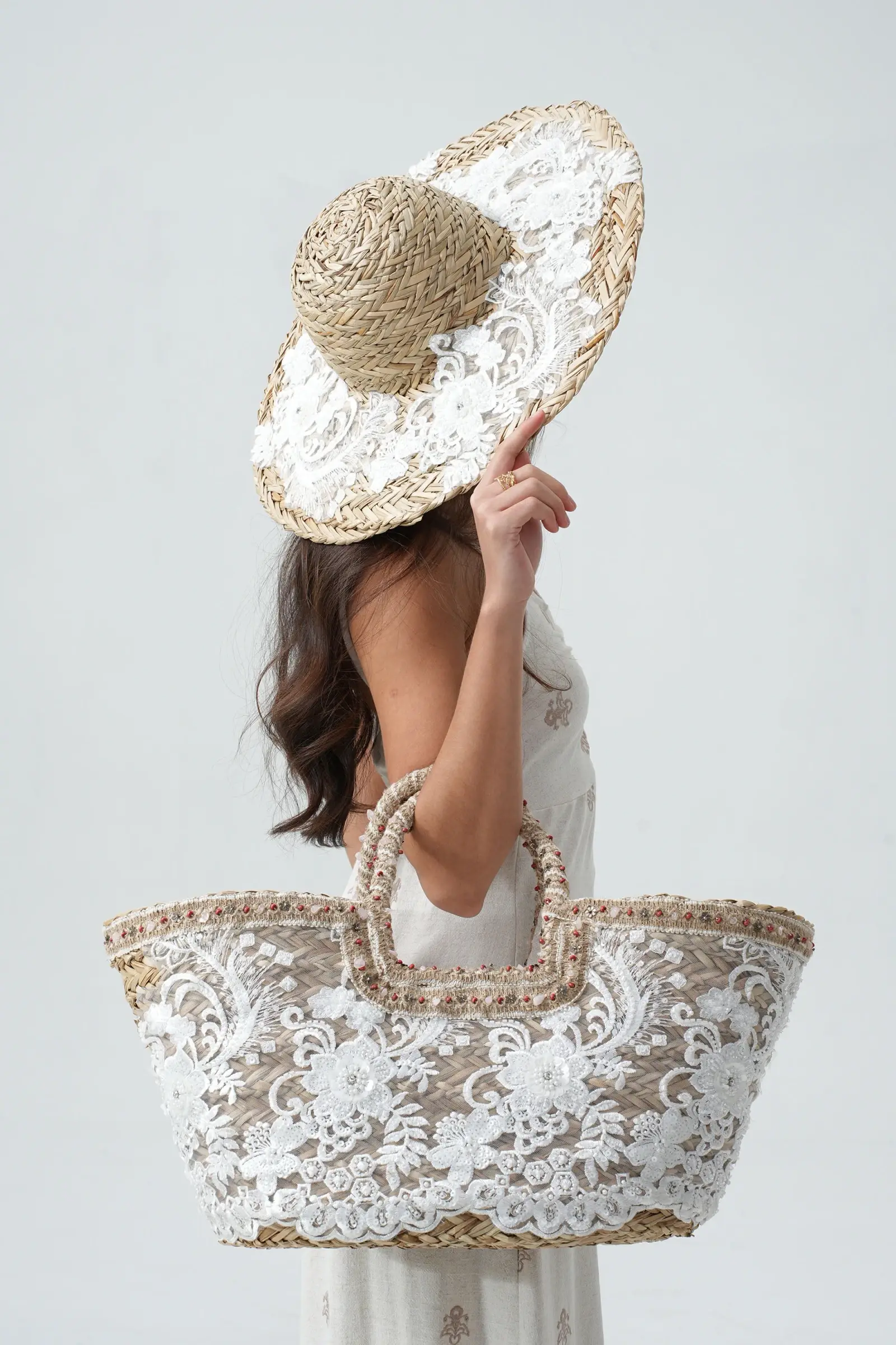 Branco Chapéu de palha com renda branca H29283 para venda a revendedores na Faire1