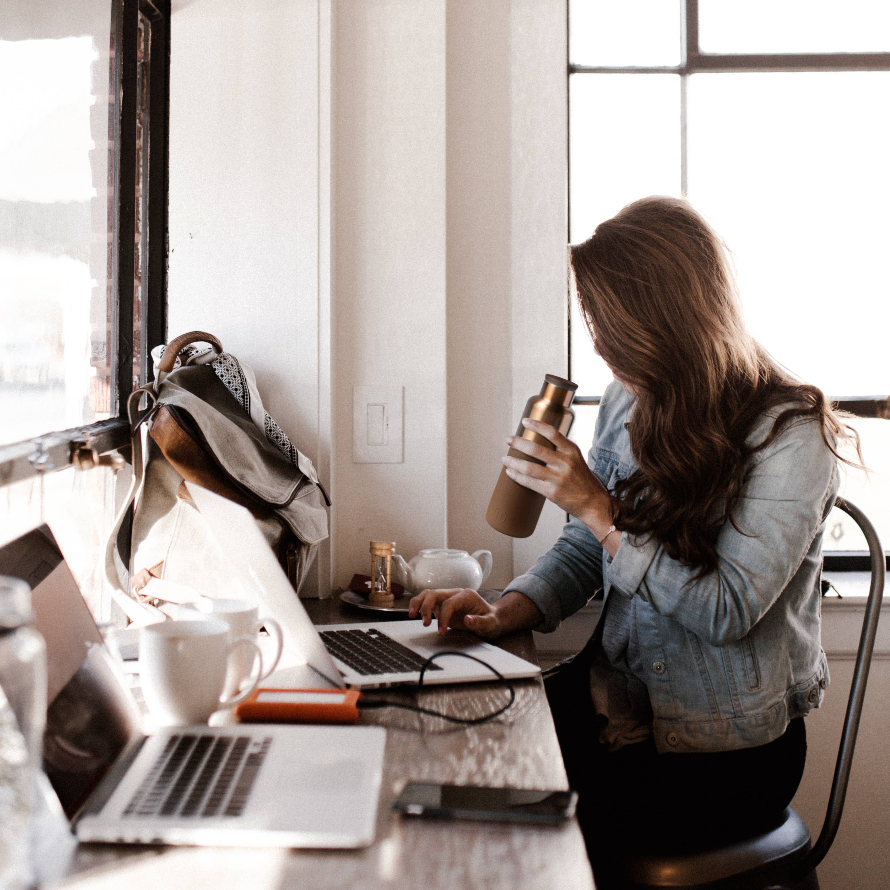 HYDY – Großhandel Trinkflaschen – HYDY 20oz (590 ml) Thermosflasche aus Bronze-Gold-Edelstahl12