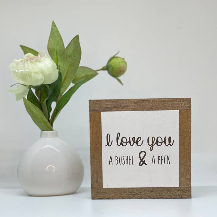Je t'aime un boisseau et un peck pour la vente par Bog Road Designs