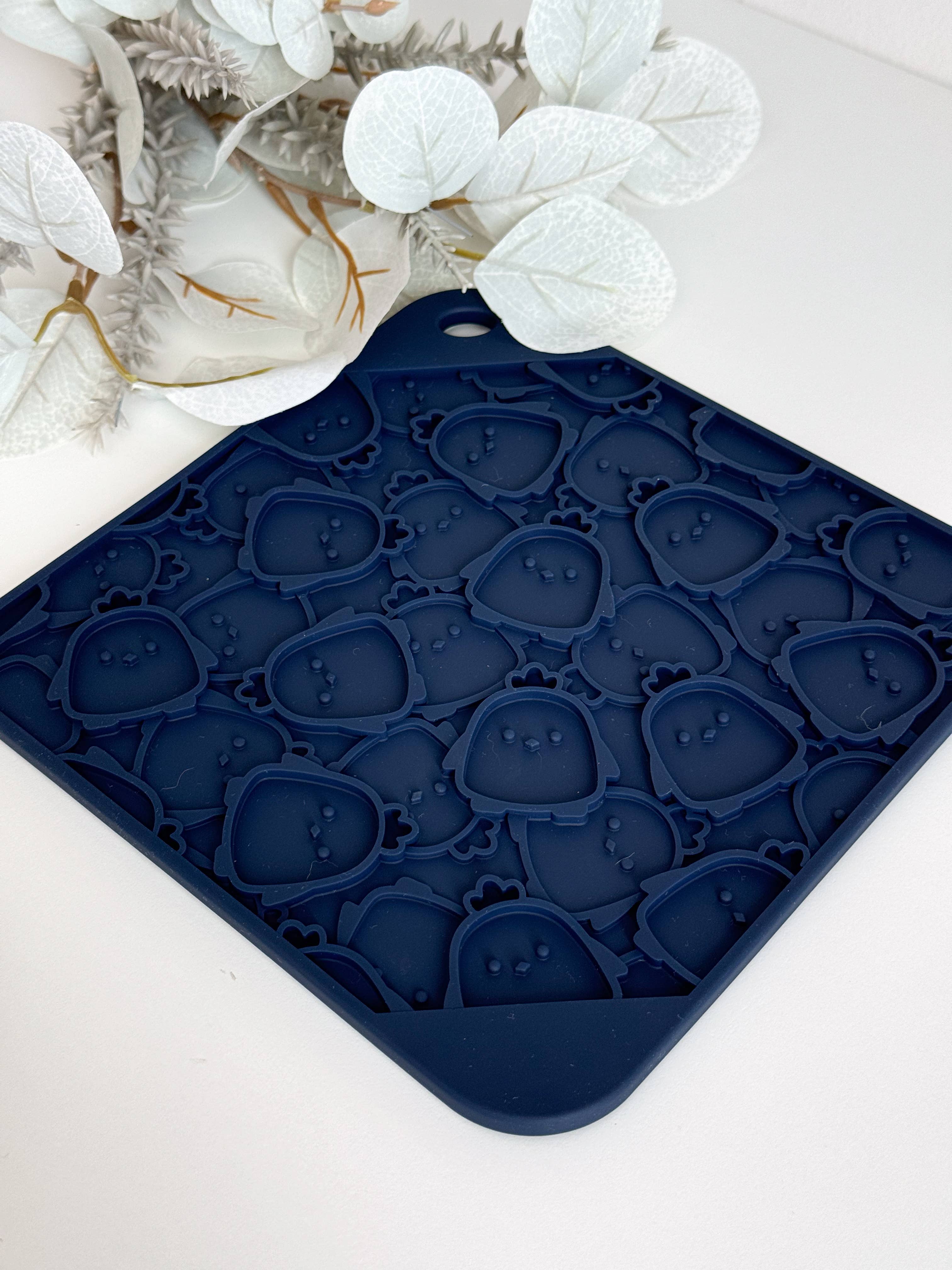 Doggotique - Wholesale Pet Food Mat - Dog - Schleckmatte Chicken Party, Lick Mat Dog, Feeding Mat Dog9