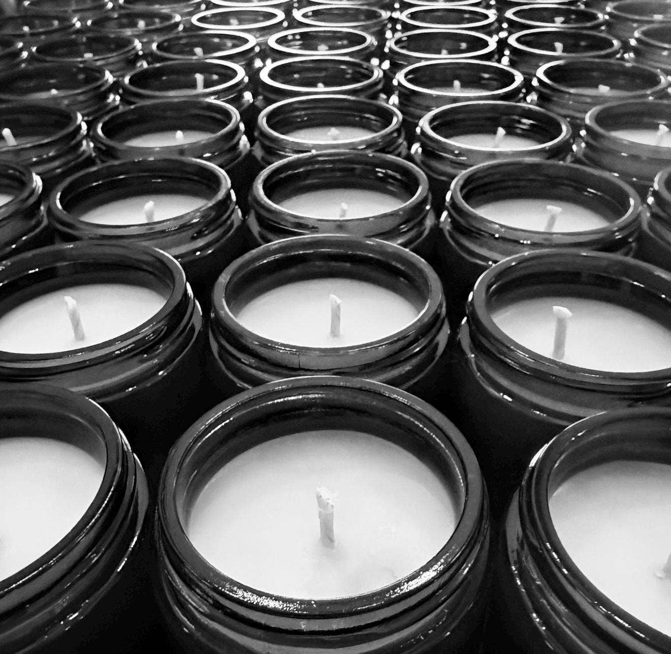 MLTD Candle Co. – Großhandel Kerze im Glas / gefüllte Kerze – Lebkuchen Sojakerze: mit Muskatnuss-, Vanille- und Zimtduft5