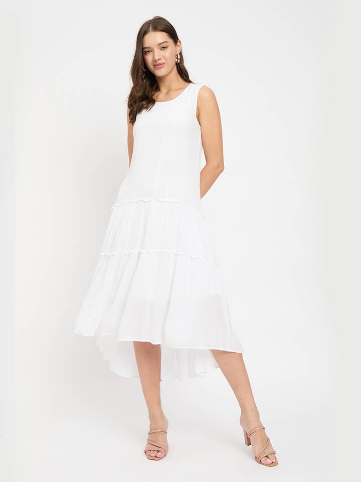 Robe midi en gaze de rayonne blanche unie et vibrante pour la vente par GYPSIE BLU