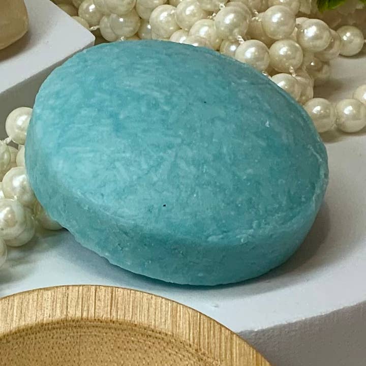 Cw Soaps – wholesale Shampoo puck/solid shampoo – Shampoo Bar - The Holiday1