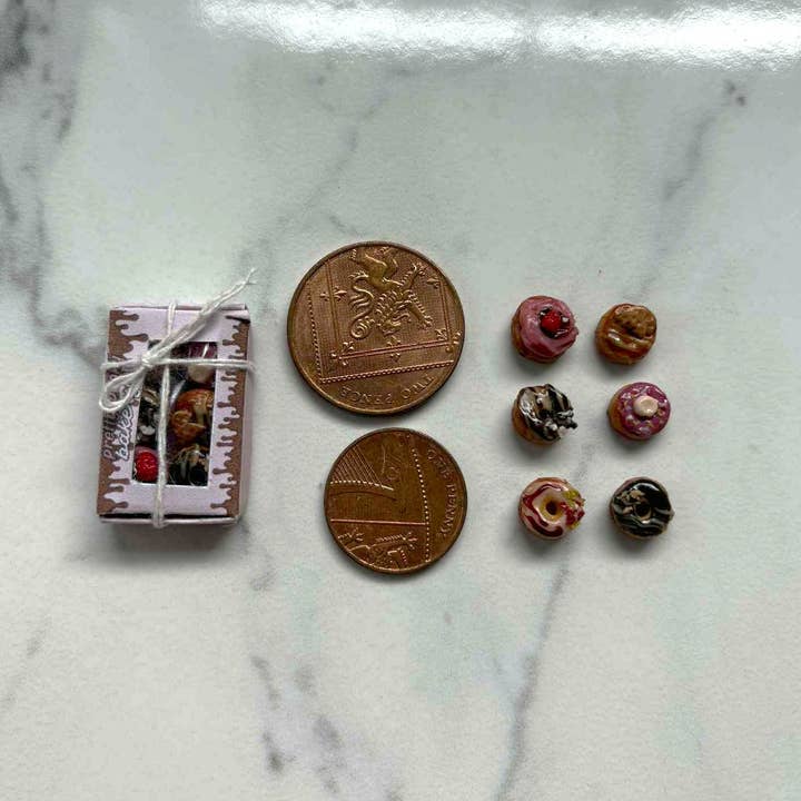 PrettySpookyDesigns - Wholesale Doll accessory kit – Kids - Miniature dolls house donut box : Polymer clay donuts 1 / 123