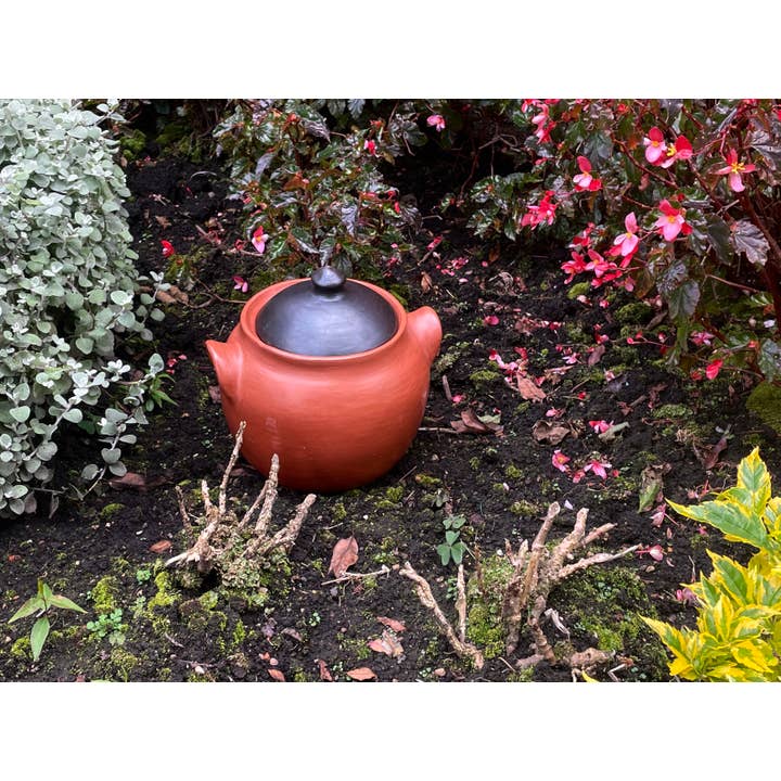 Authentic La Chamba Pottery & More Wholesaler – Großhandel Kochtopf – Tontopf zum Kochen Terrakotta mit schwarzem Deckel Chorote 4 Liter