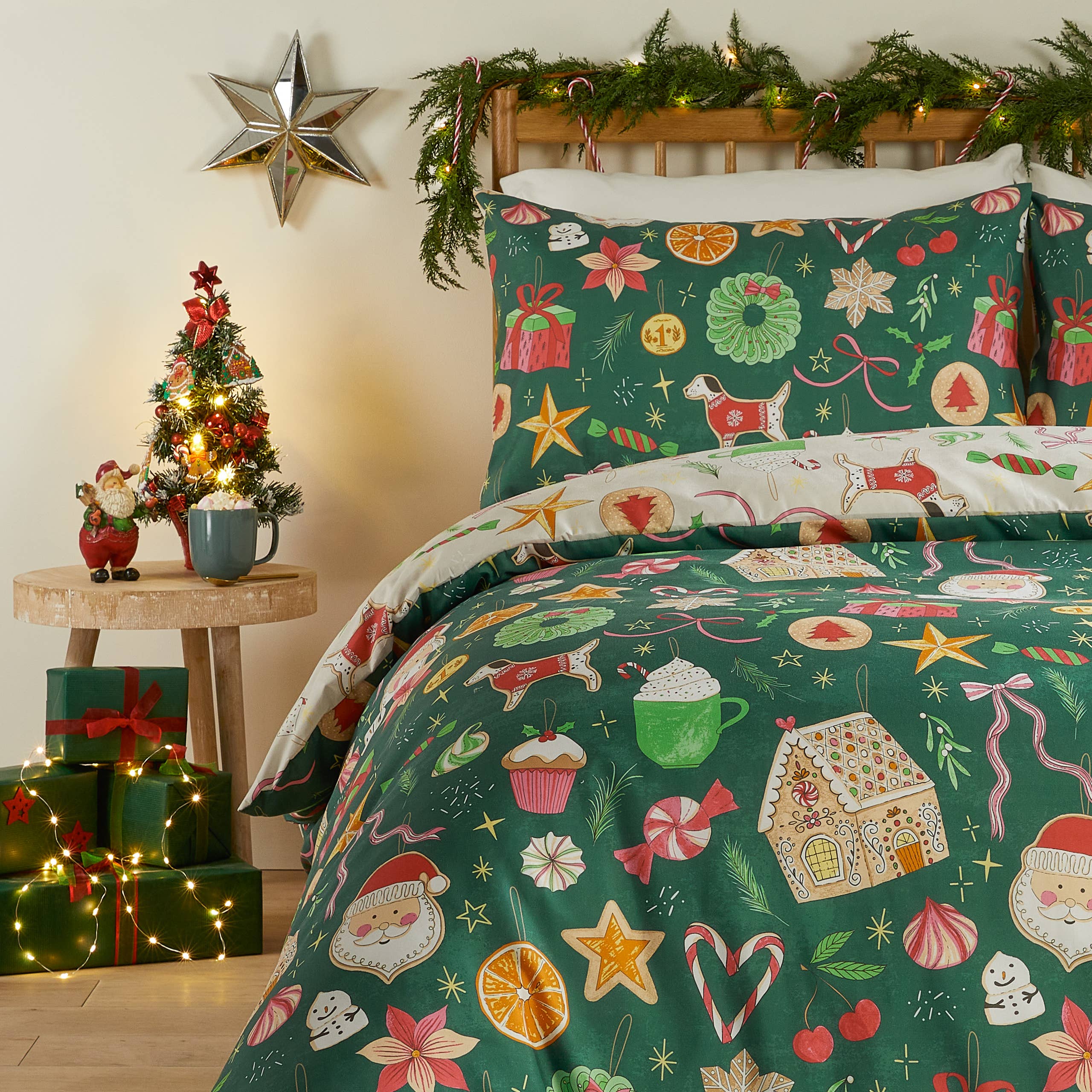Festive Treats Printed Soft Touch Duvet Cover Set Emerald for wholesale on Faire2