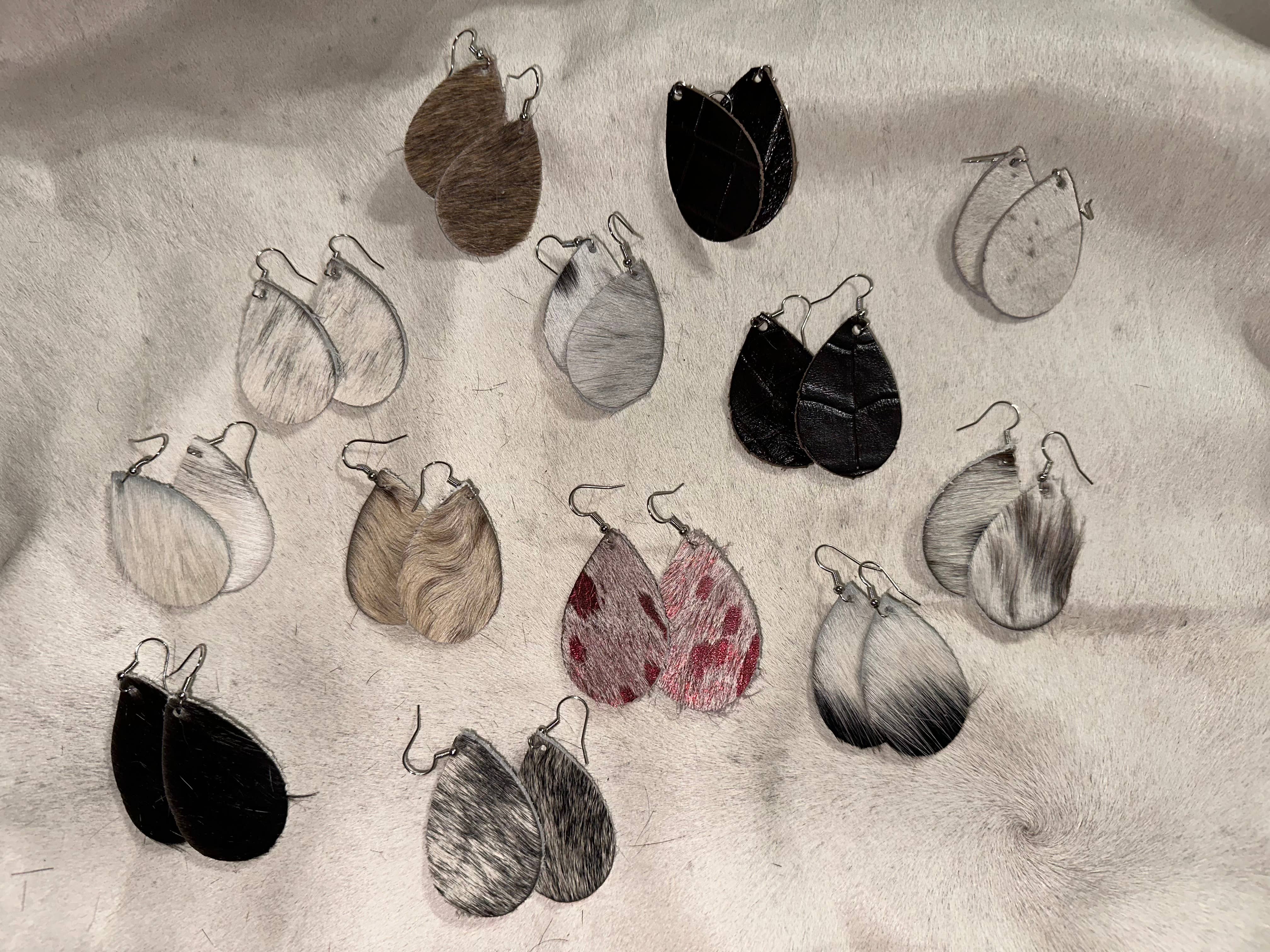 Southern Belles and Shotgun Shells - Vente Boucles d'oreilles pendantes - Boucles d'oreilles en cuir de vachette véritable assorties1