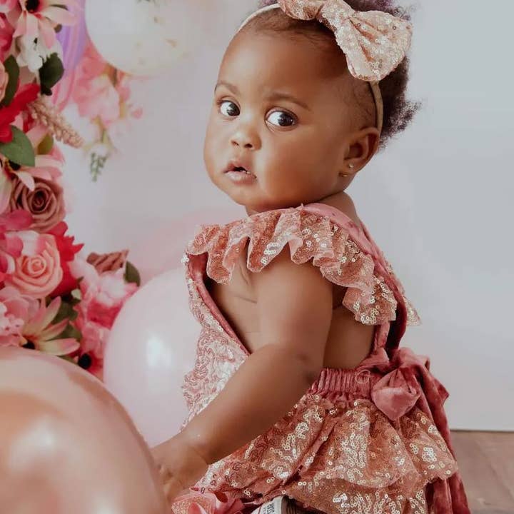 BEDST SÆLGER - Rosaguld Paillet 2-delt Fødselsdagssæt Romper for engroshandel hos Rufflеѕ & Bоwtіеѕ - Affordable Boys & Girls Clothing