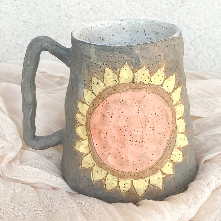 Tasse tournesol pour la vente par Honey & Luster