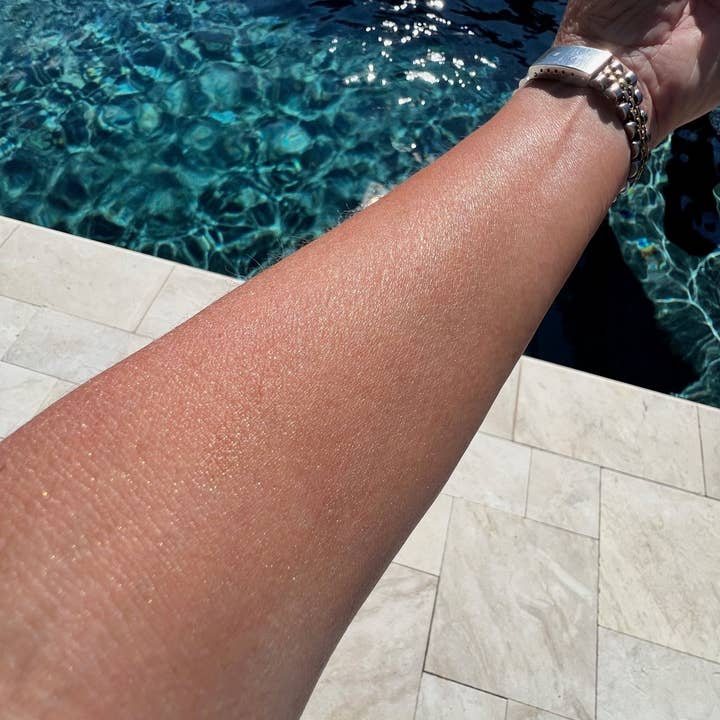 Glimmer Goddess® - Wholesale Bath/Body Oil - Organic Shimmer Oil – Illuminating Body Oil in 5 Shades for Radiant Glow & Deep Hydration11