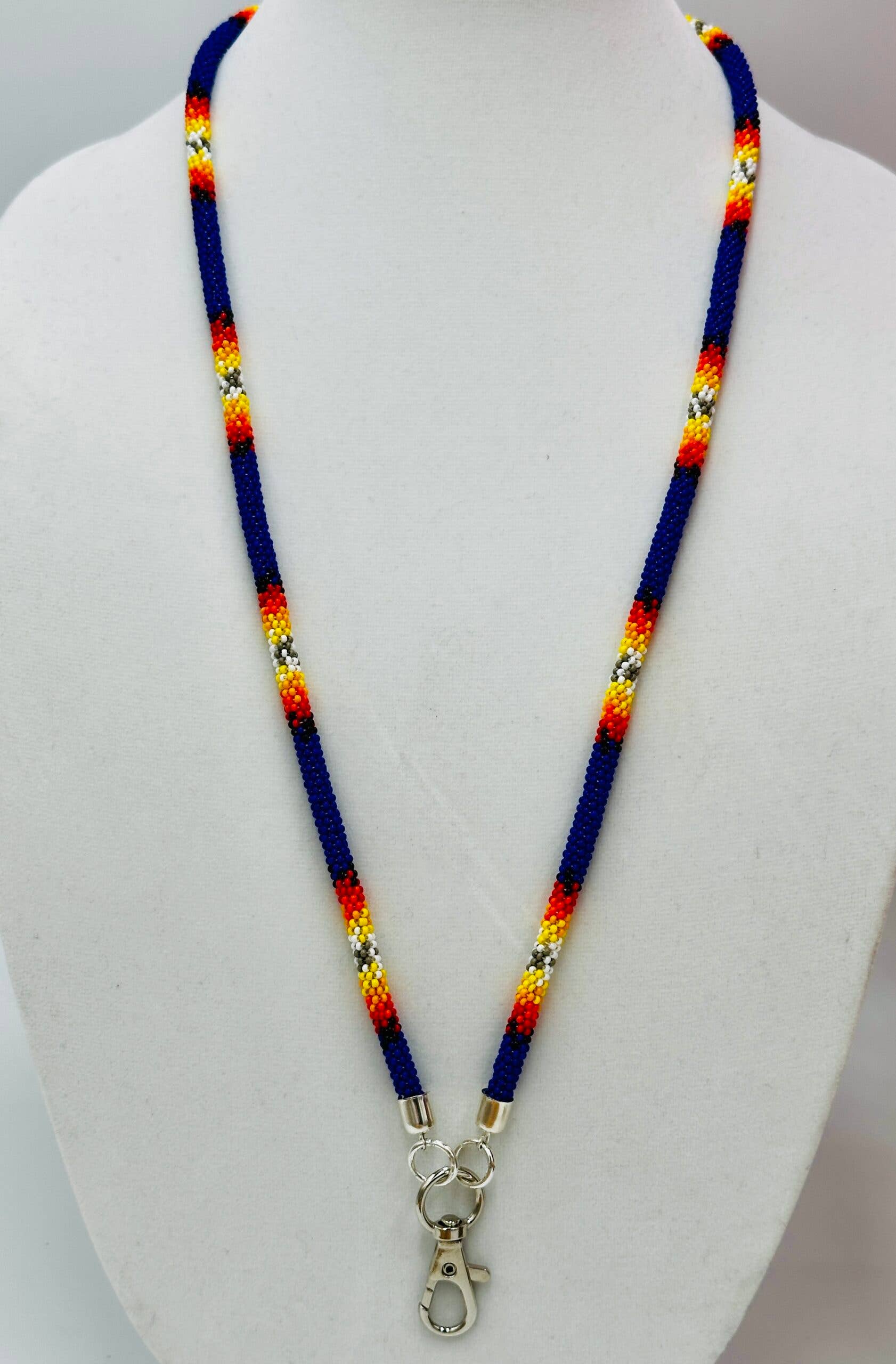 BEADS CORNER – Engroshandel Nøglesnor – Kvinder – Håndlavet kugleformet snor med dybblå sydvestligt vævet design2