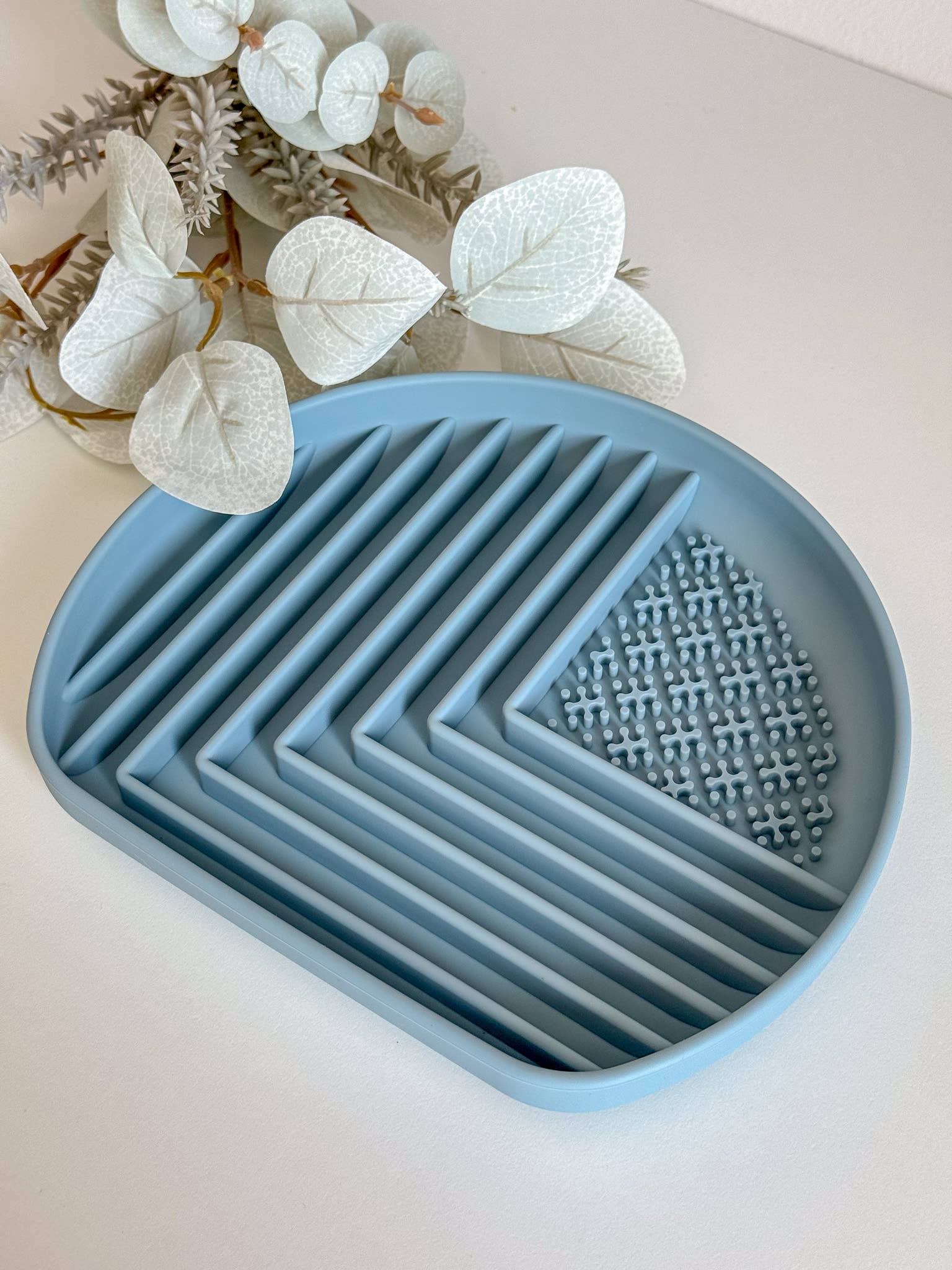 Doggotique - Vendita all'ingrosso Tappetino sottociotola per animali - Cane - Tappetino leccabile per cani e gatti Flag20