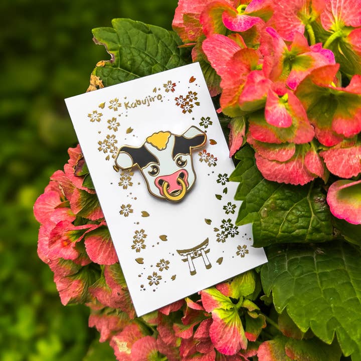Cow Enamel Pin for wholesale by Kabujiro