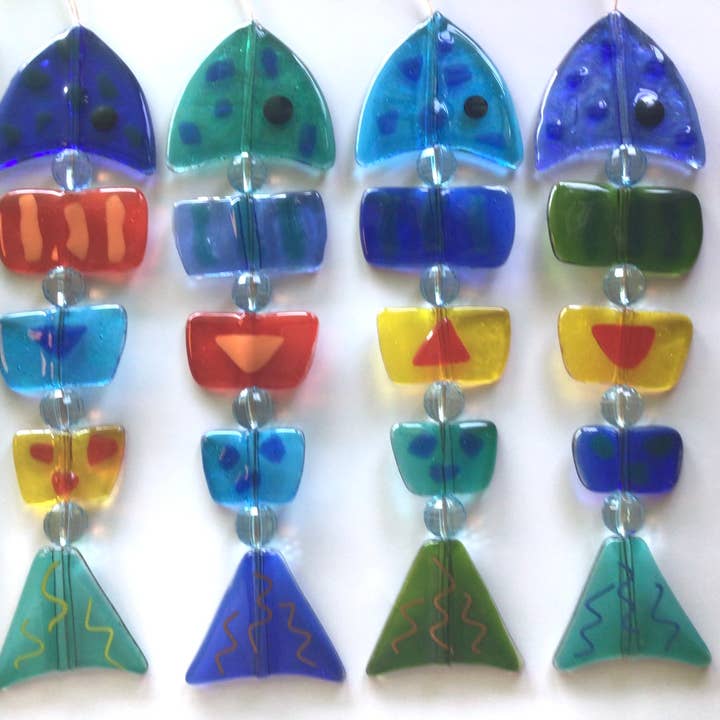 Diverse kleuren Damevis glazen vis mobiel, zonnevanger voor groothandel op Faire5