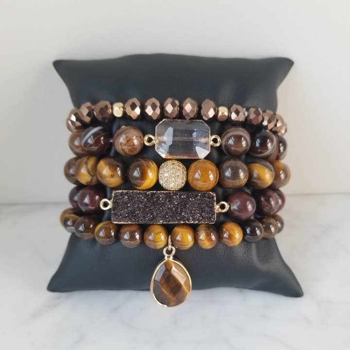 Tijgeroog en bruine agaat stapel voor wholesale door Elle Brands LLC