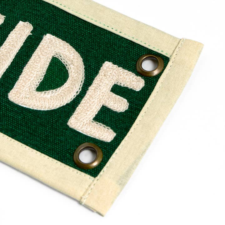 1canoe2 | One Canoe Two Paper Co. - Vente Banderole - Bannière Allez Dehors - Verte1