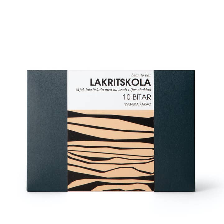 Svenska Kakao - Wholesale Caramel - Giftbox of caramels - Licorice caramel milk chocolate bonbon1