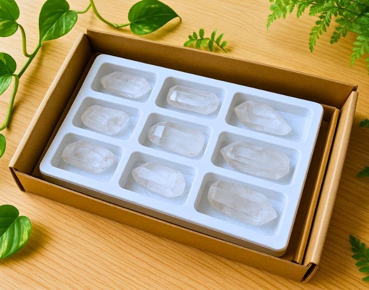 Crystal Magick Wholesale Ltd – wholesale Spiritual stone/crystal – Clear Quartz Points Tray - A Grade0