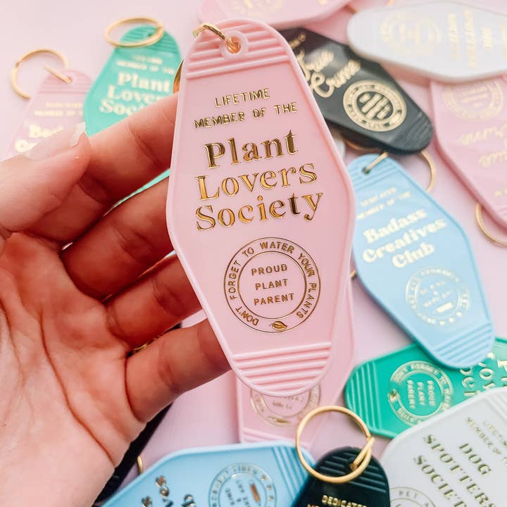 Jollie Ollie Designs – wholesale Nyckelringar - Dam – Växt Lovers Society Motel nyckelring2