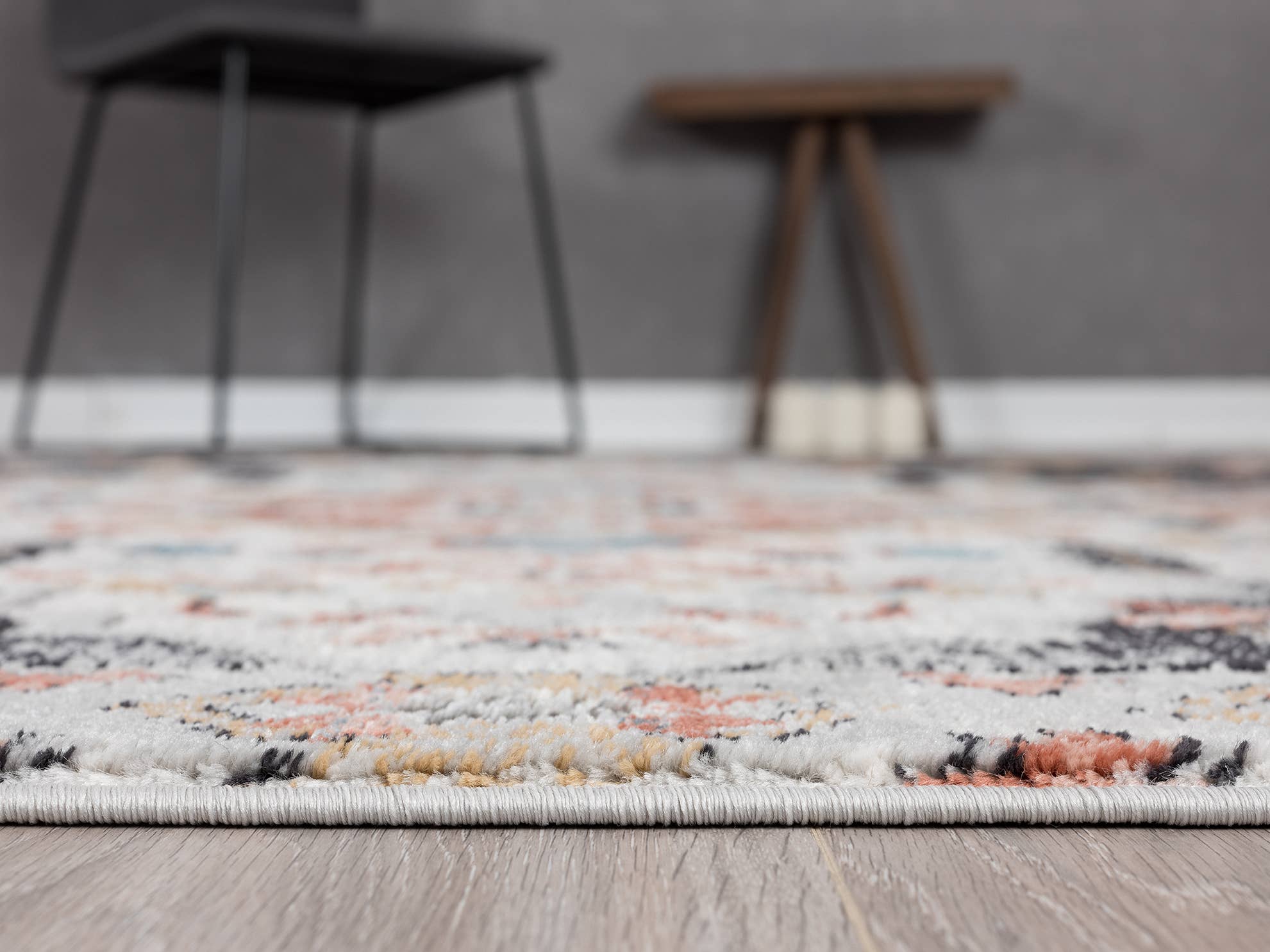 Abani Rugs – wholesale Matta – Azurfärgad beige medaljongmatta med svart kopparfärgad kant3
