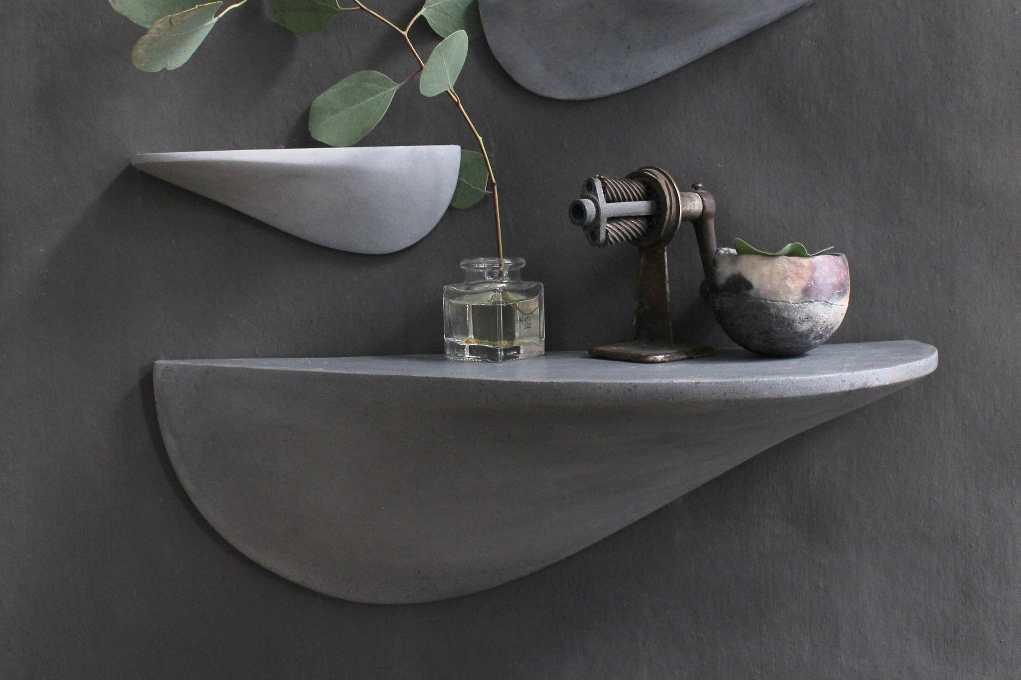 Formpoet - Wholesale Wall Mounted Shelf - Wall shelf concrete large - grey11
