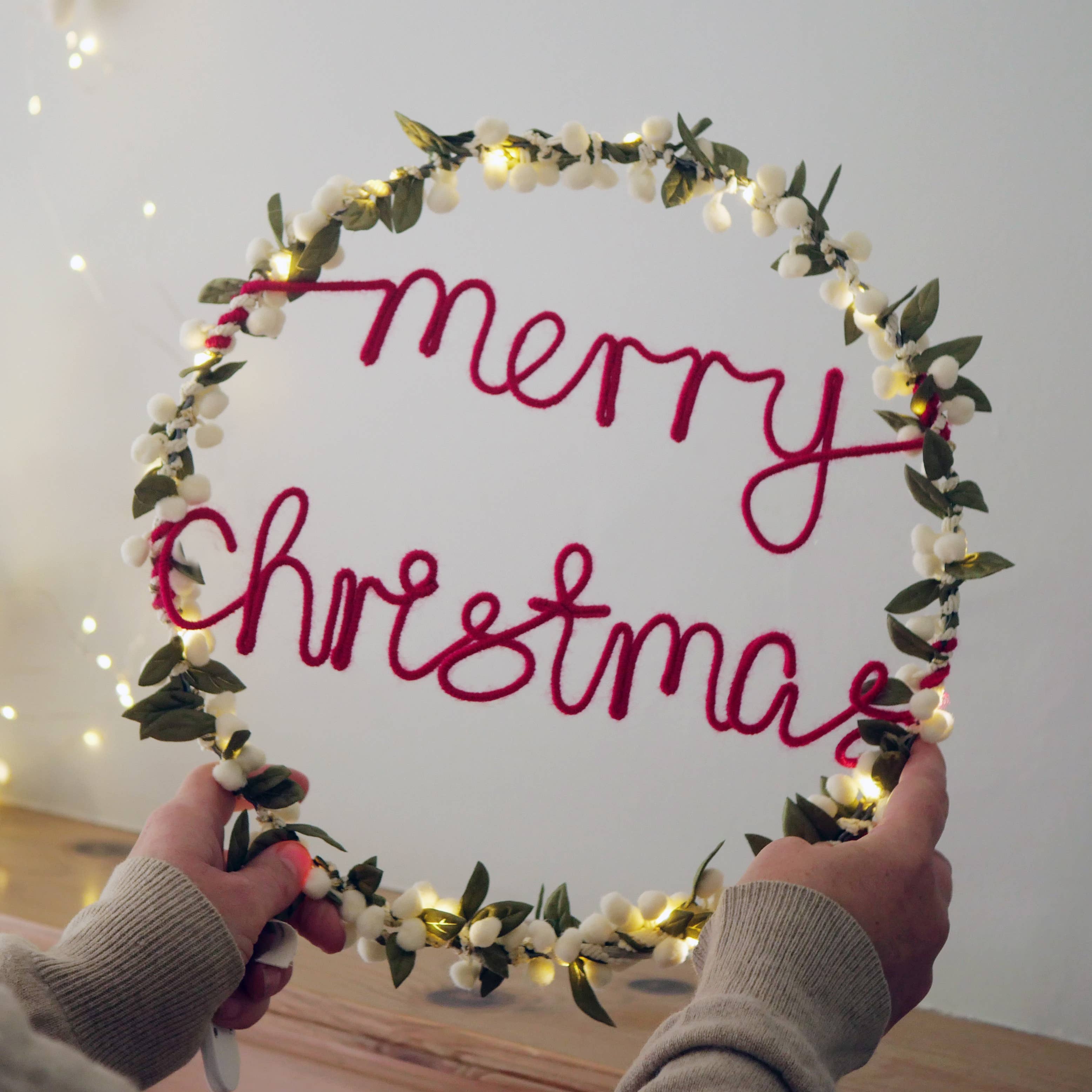 Melanie Porter - Wholesale Wreath - Merry Christmas Light Up Wreath - Christmas Decoration2