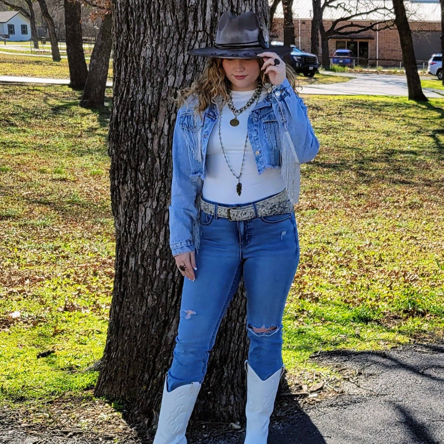 The Jewelry Junkie – Großhandel Kette mit Anhänger/Charm – Amazonit-Perlenkette mit antikem Goldfeder-Anhänger 251x1