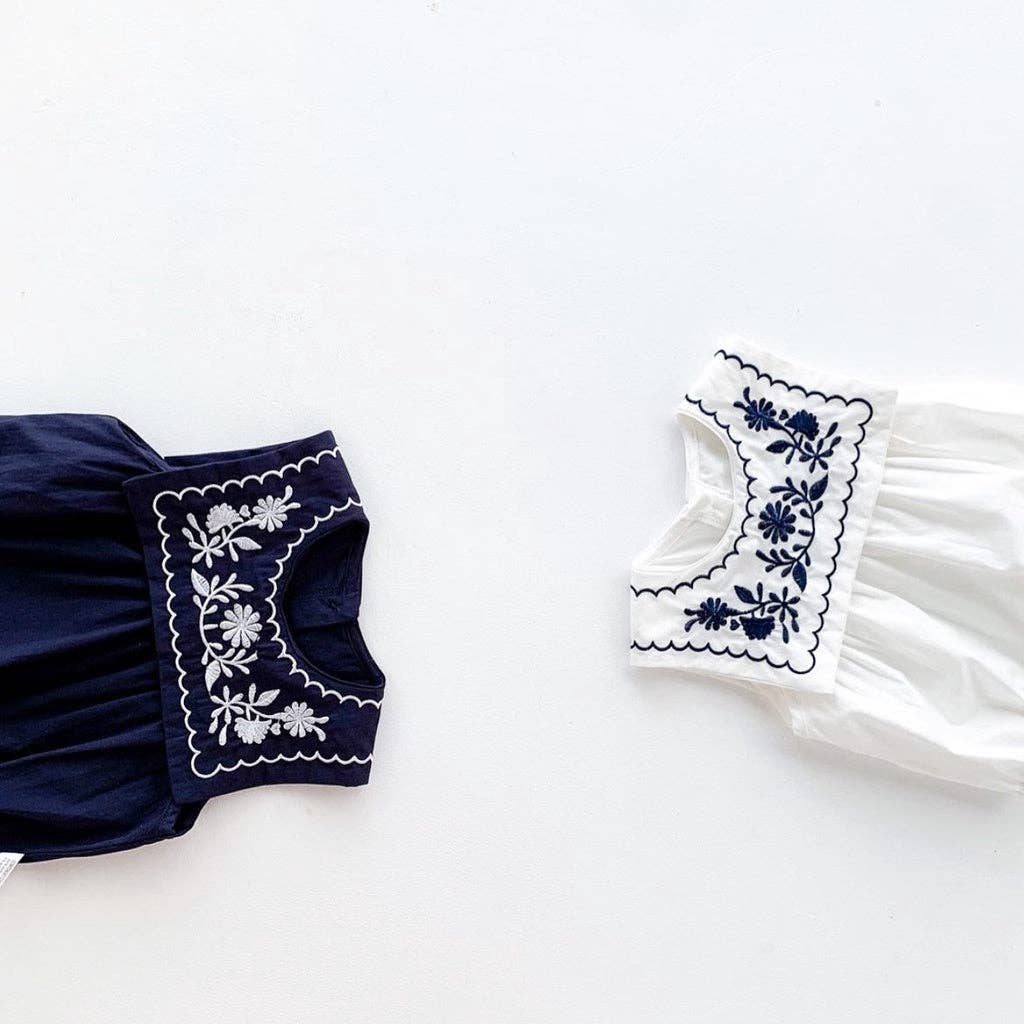 CindyxHanna – wholesale Klädesset - Baby – Nyfödd set med broderad babybody, tossor och hårband2