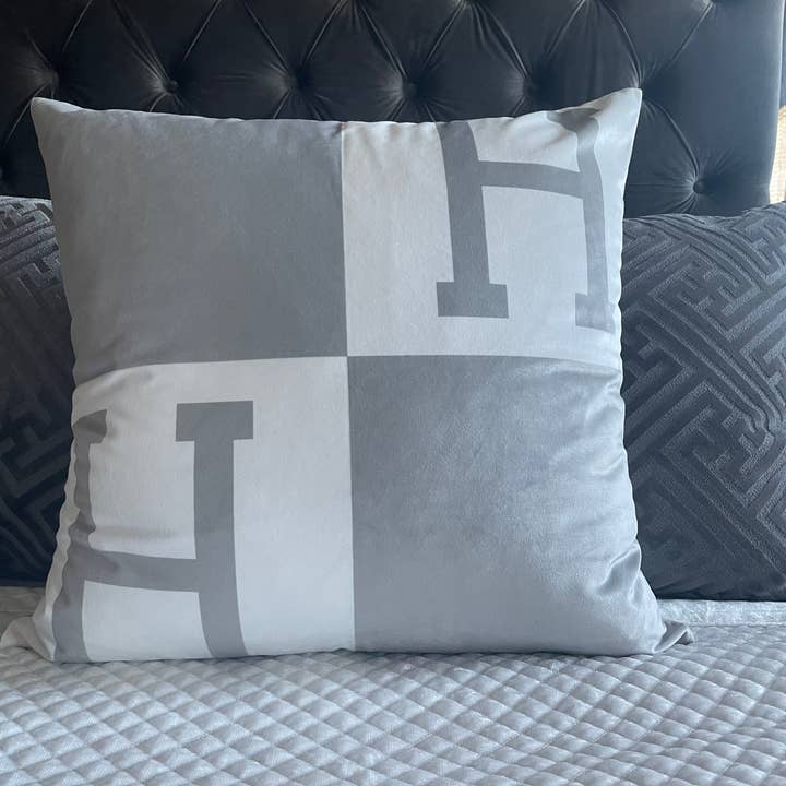 Holly House Home Decor - Wholesale Throw/Decorative Pillow - Casa Blanca2