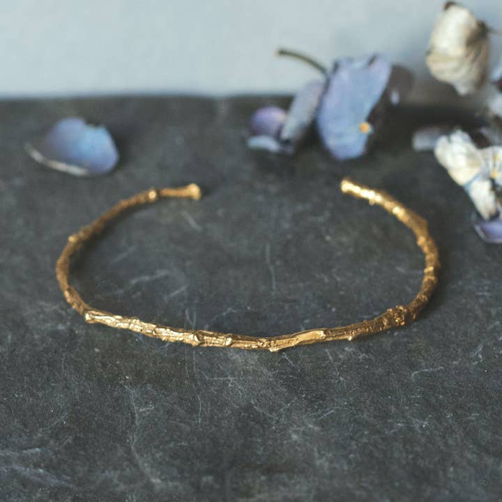 Manchette Sticks & Stones pour la vente par Emilie Shapiro Jewelry