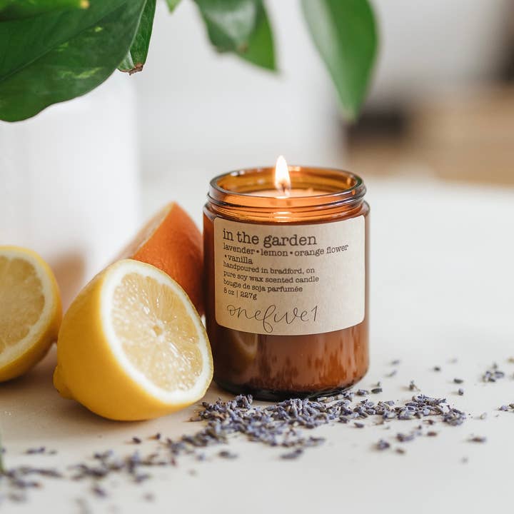 in the garden - vela de cera de soja SPRING FRESH FLORAL para venta al por mayor de onefive1