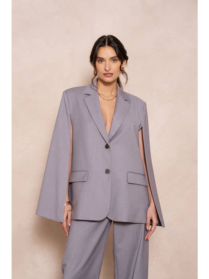 Attentif Paris – Blusão - Mulher por atacado – Casaco capa oversized com corte estruturado