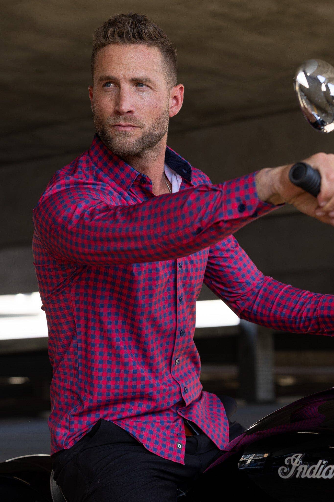 Tough Apparel - Venta al por mayor Camisa con botones - Hombre - Camisa Deportiva Hustle - Manga Larga - Cuadros Rojo y Azul Marino6