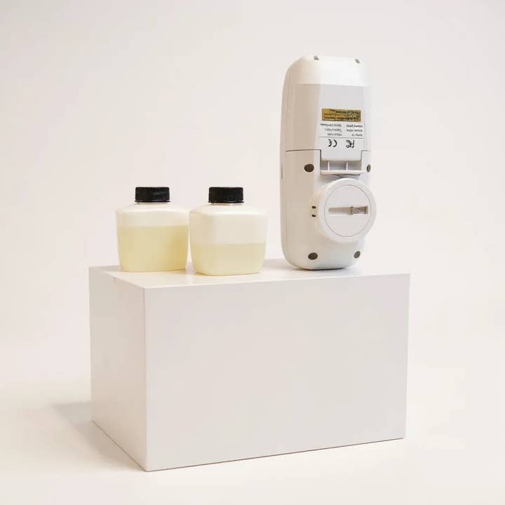 Crave Candle Co. LLC – wholesale Electronic diffuser – The Diamond Plugin Wall Diffuser (White)3