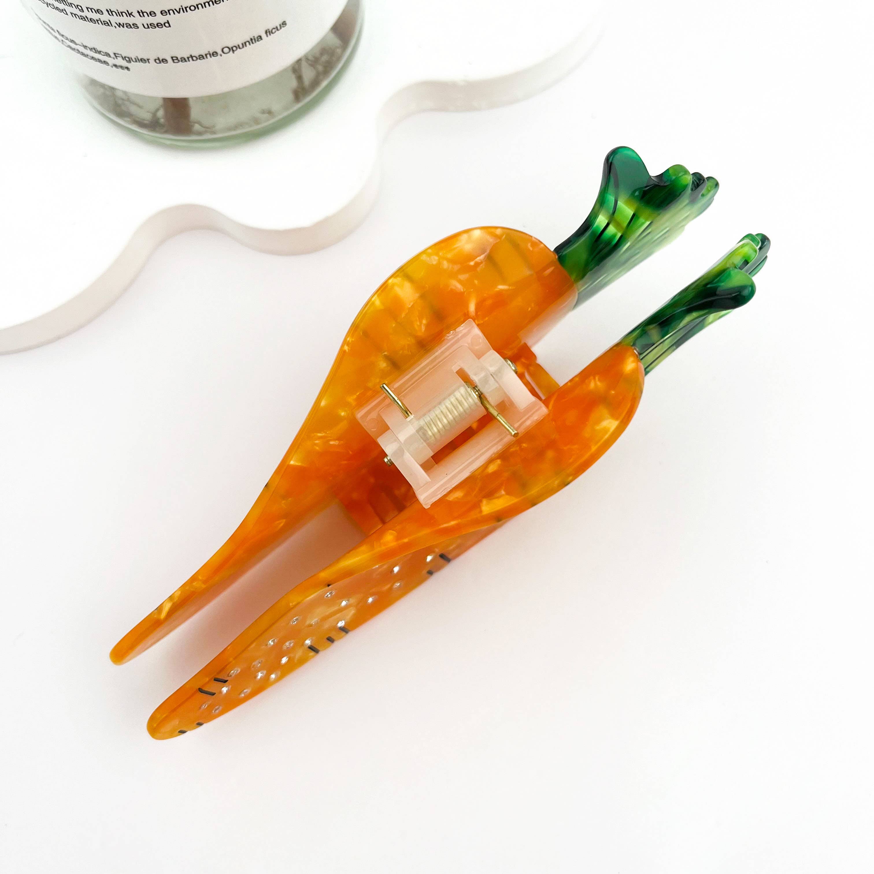 Orange Pince à cheveux carotte en strass – Clip légume en acétate scintillant en vente sur Faire3