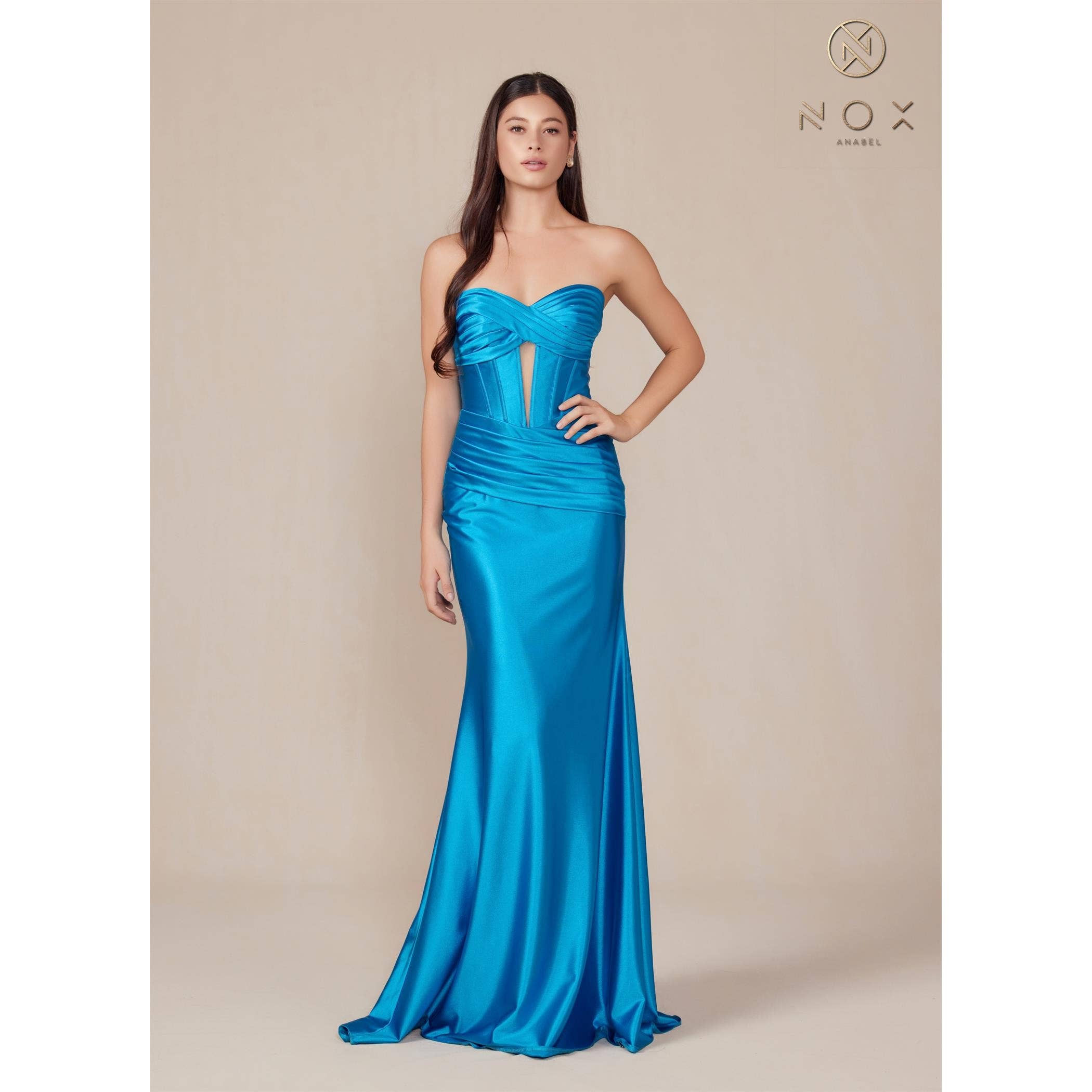 Noxanabel - Wholesale Formele jurk - Dames - Noxanabel satijnen strapless jurk met aansluitende pasvorm T150011