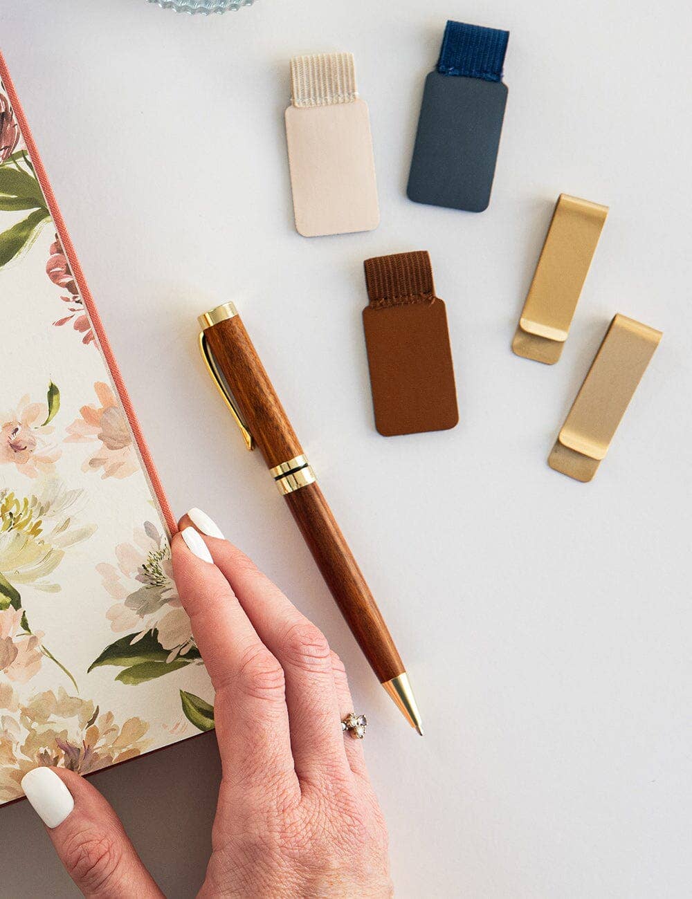 Bespoke Letterpress – Caneta por atacado – Caneta Esferográfica Clássica de Madeira e Ouro (Embalada)1