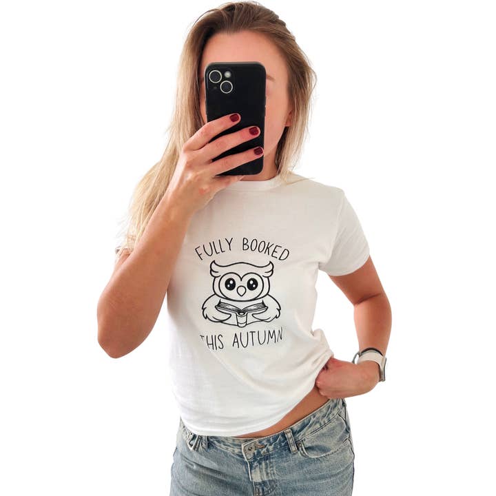 Fuldt Booket Denne Efterår - Hvid Kort Baby T-shirt - Bogelskende for engroshandel hos ZZZEBRAAA LIMITED