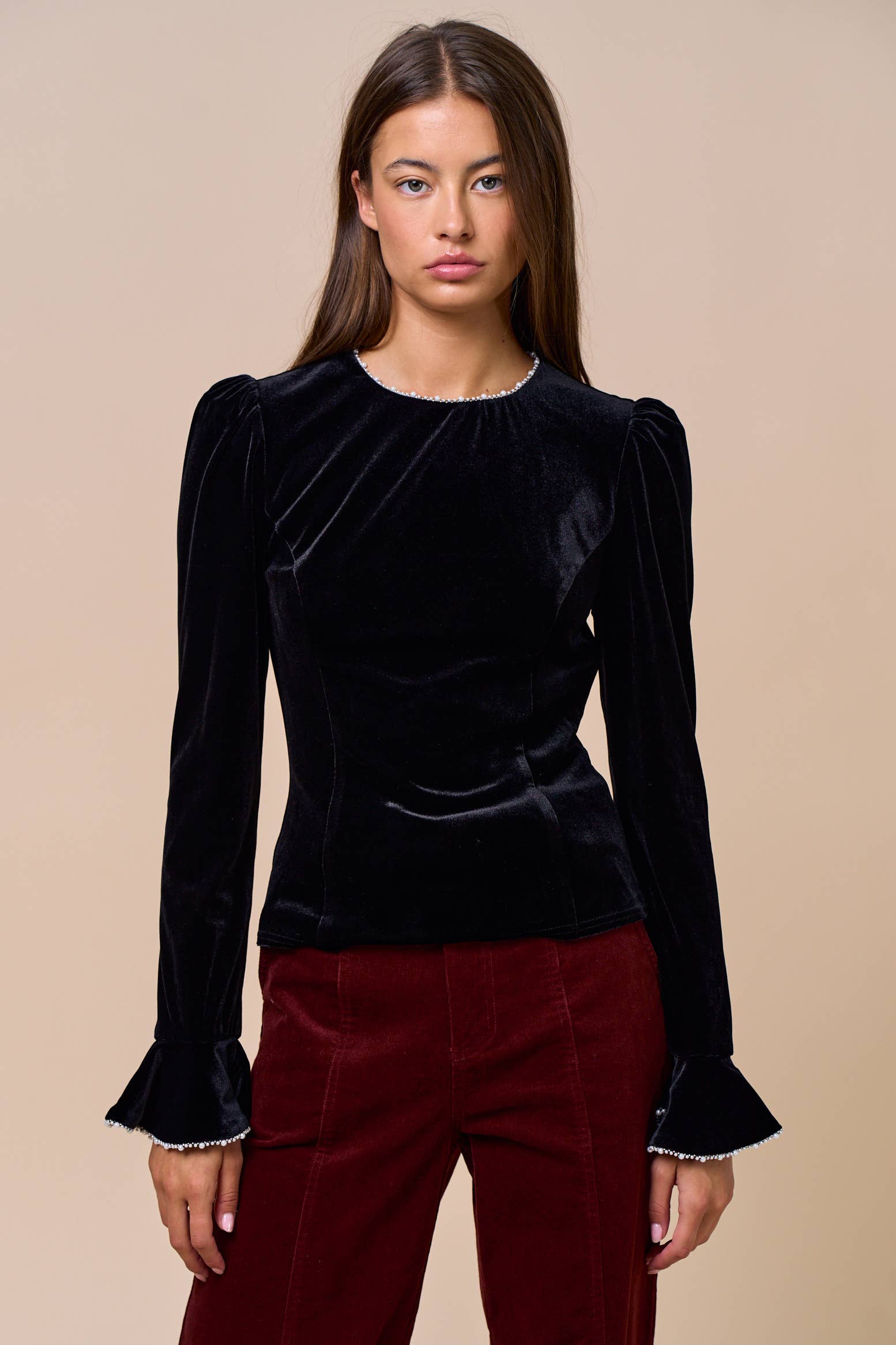 Noir Haut à manches longues avec bordure en perles Velvet Touch en vente sur Faire2